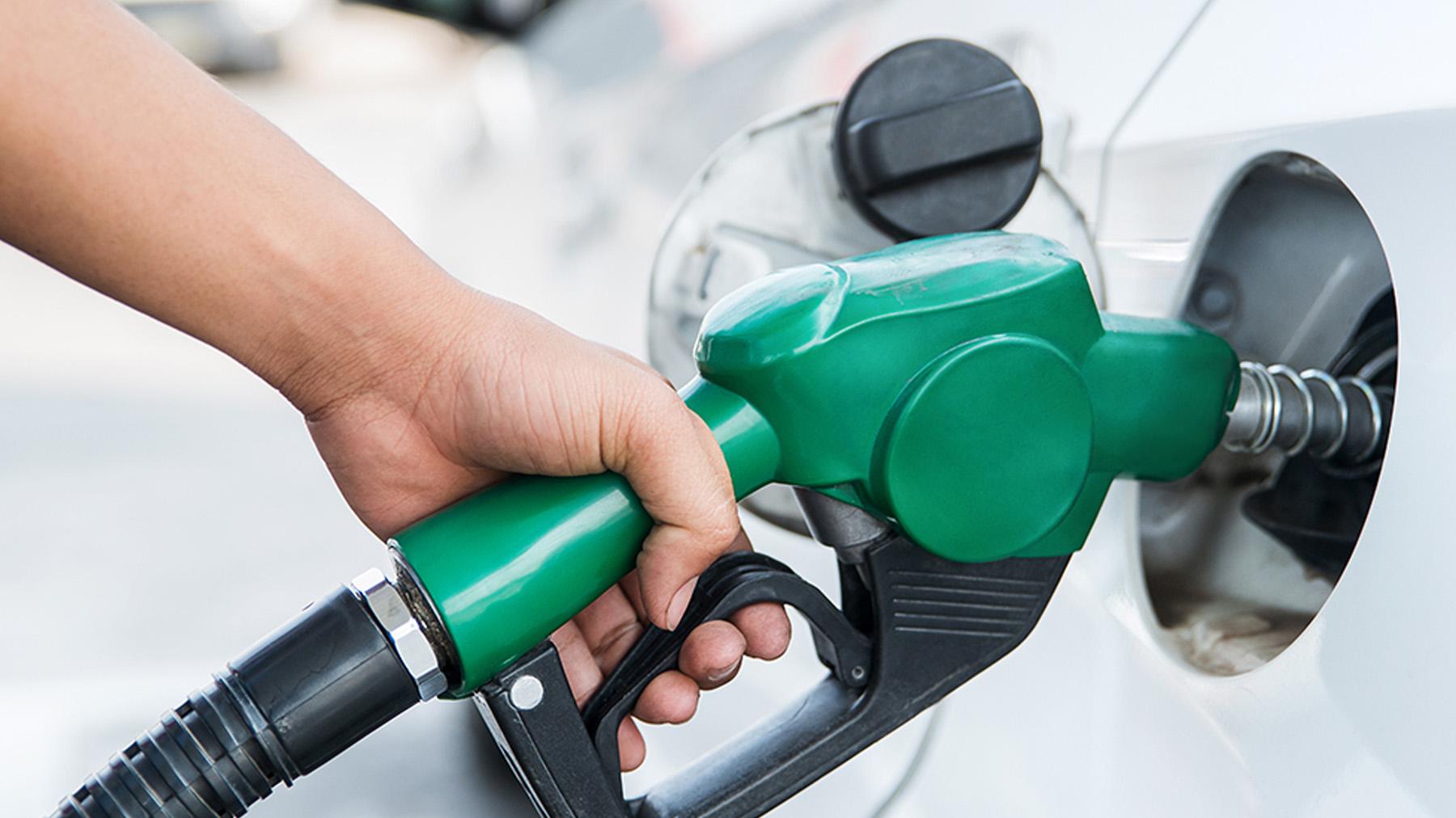 पेट्रोलियम पदार्थको मूल्य घट्यो : पेट्रोलमा २ रुपैयाँले कमी