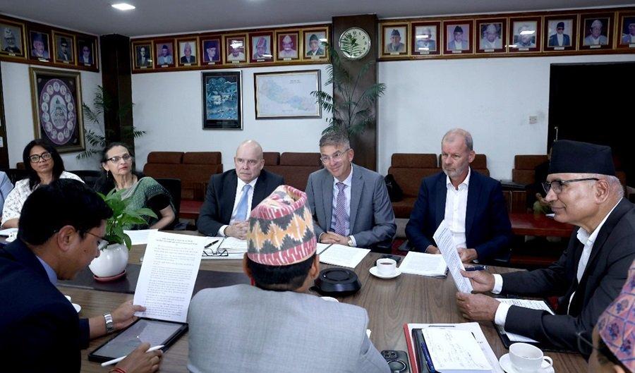 अर्थ मन्त्रालयमा अर्थमन्त्री र विश्व बैंक उपाध्यक्षबीच भेट