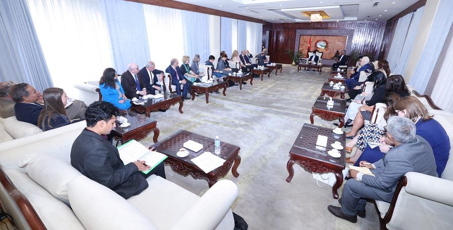 प्रधानमन्त्री ओलीसँग युरोपियन युनियनका राजदूतहरूको भेट