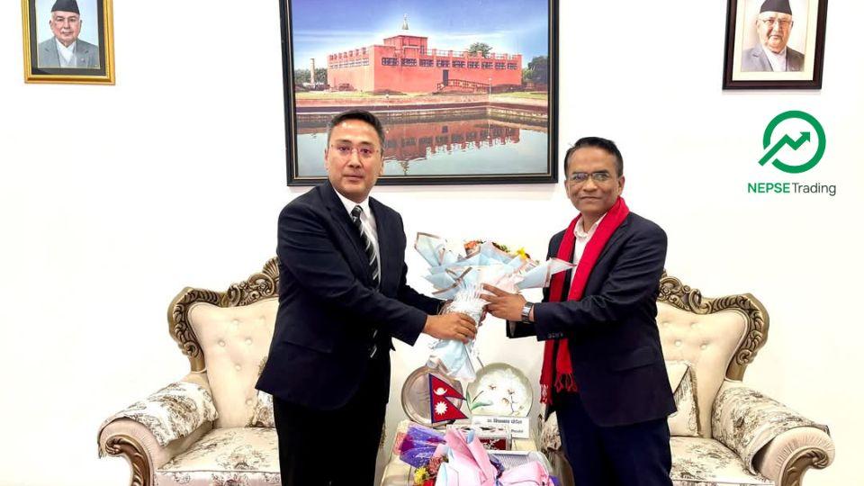 नेपाल राष्ट्र बैंकका गभर्नरसँग धितोपत्र बोर्ड अध्यक्षको शिष्टाचार भेट