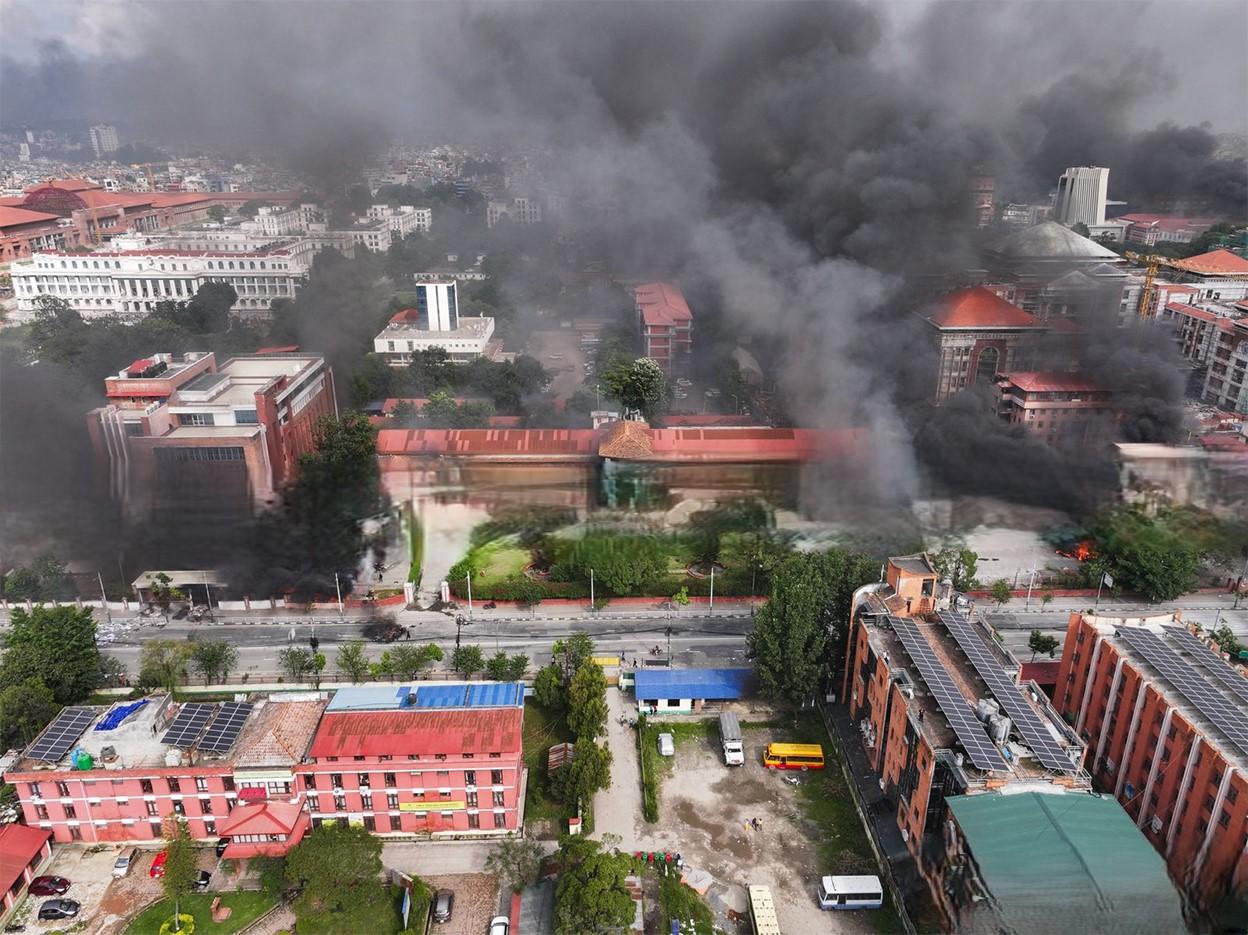 देशका प्रमुख प्रशासनिक भवनमा आगजनी, सिंहदरबारदेखि संसद भवनसम्म क्षति